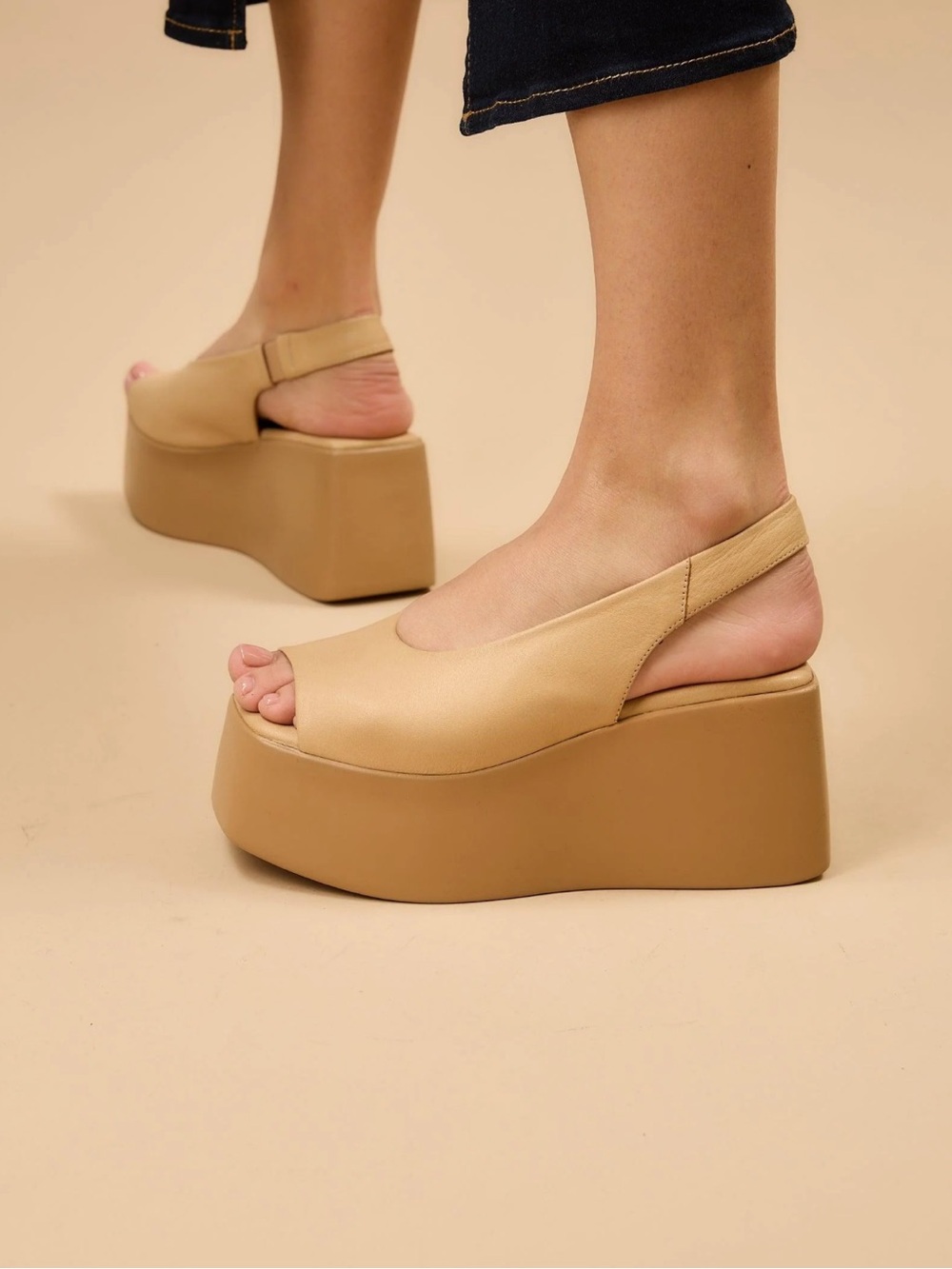LONZA Ariadna Tan Platform Slingback Peep-Toe Wedges, size 6 - Picture 3 of 15